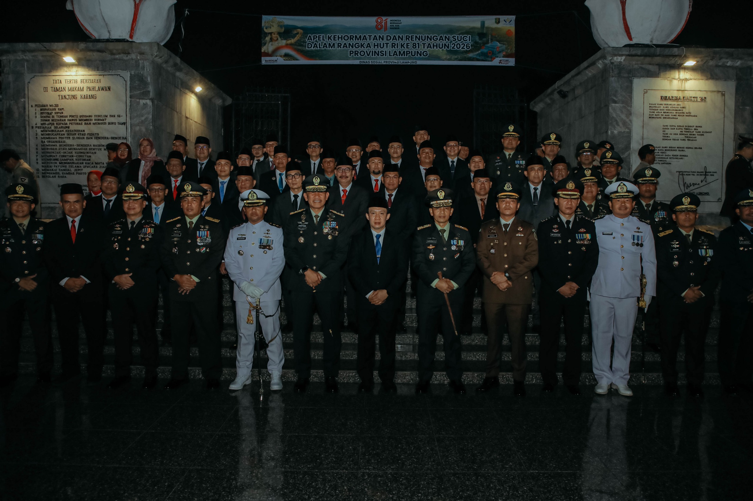 Beri Penghormatan dan Kenang Jasa Para Pahlawan, Sekdaprov Marindo Ikuti Apel Kehormatan dan Renungan Suci dalam rangka HUT RI ke-81 di TMP Tanjung Karang